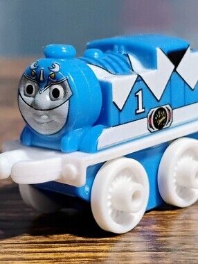 Thomas & Friends Minis: Thomas As Blue Ranger